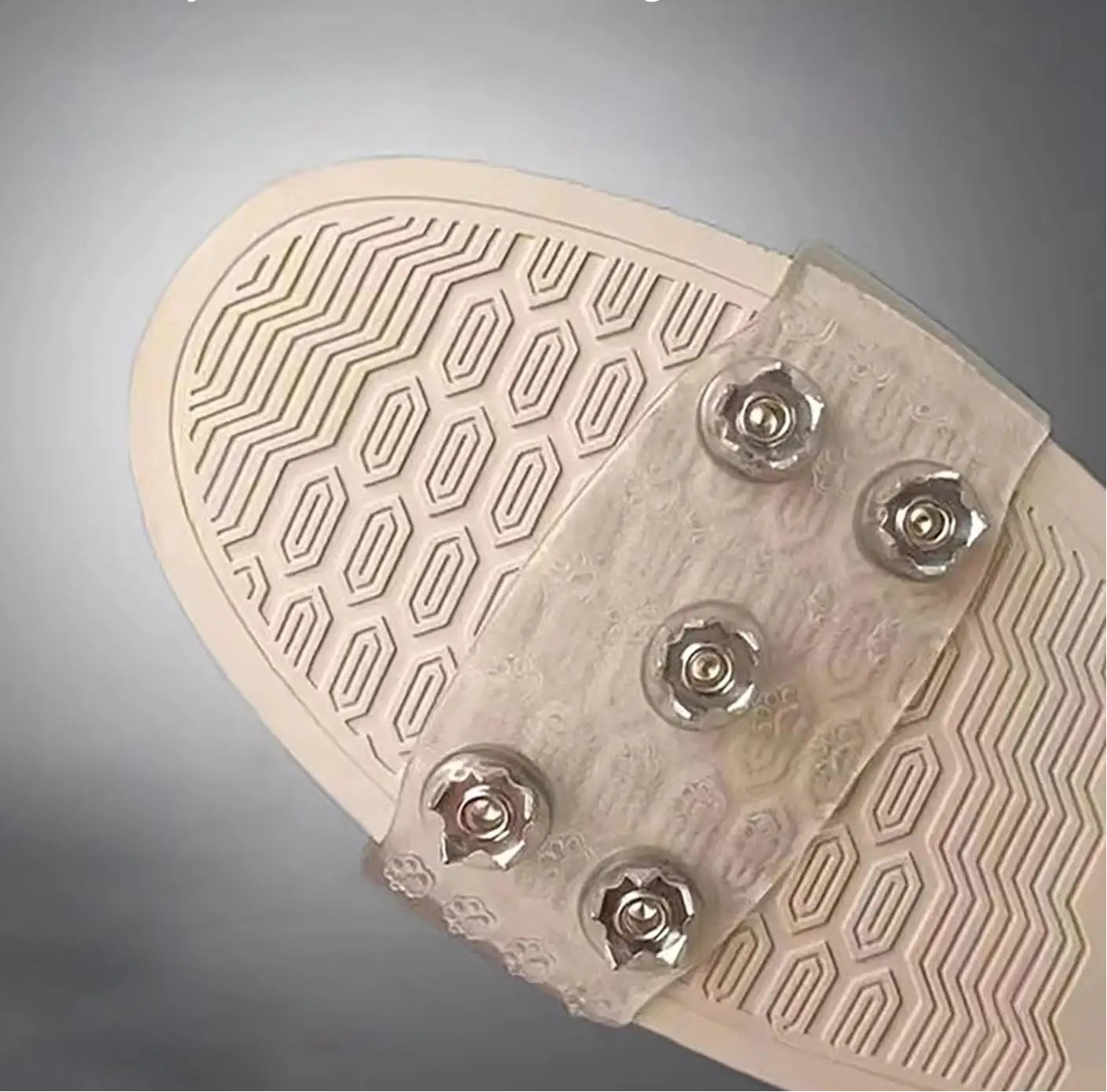 Anti-Uitglij Noppen | Veilig Wandelen op Gladde Wegen